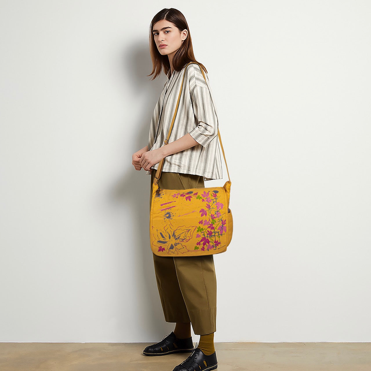 Seenlee Premium Floral Messenger Sling Bag for Women | Stylish Crossbody Shoulder Bag | College, Office, Travel & Daily Use Side Bag